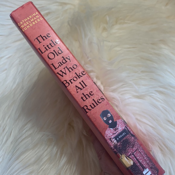 Humour. The little old lady who broke all the rules. Novel - Picture 2 of 5